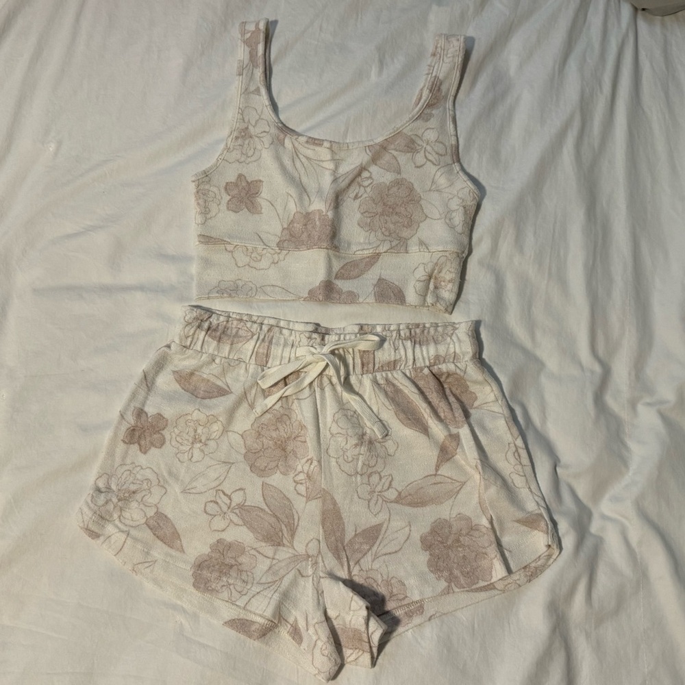 White with beige flowers, Z Supply set!